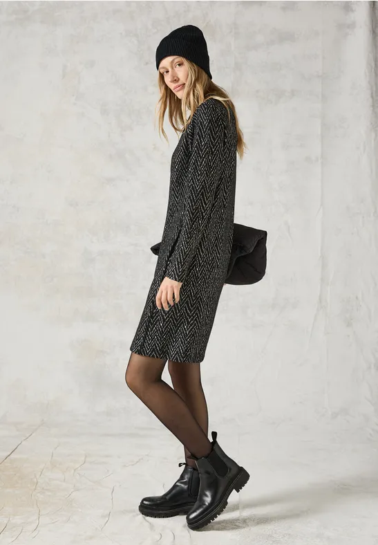 Kleid mit Grafikmuster und Taschen