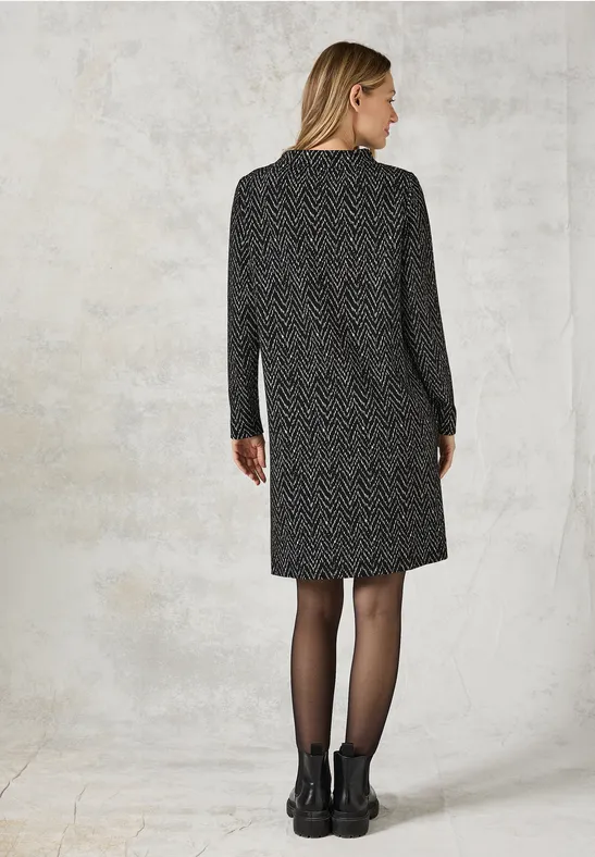 Kleid mit Grafikmuster und Taschen