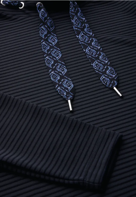Geripptes Ottoman-Strickkleid mit Kapuze