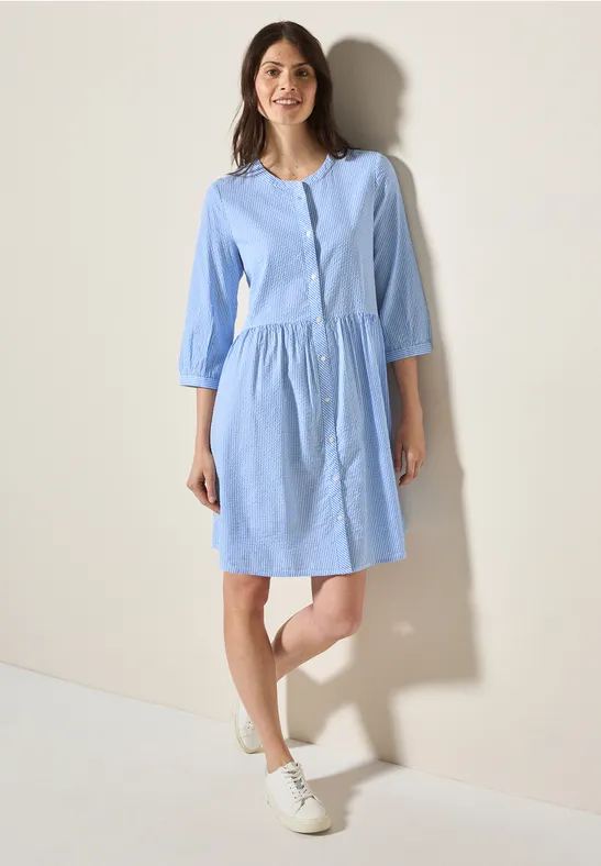 Gestreiftes Seersucker-Kleid mit Knopfleiste und Ärmeln