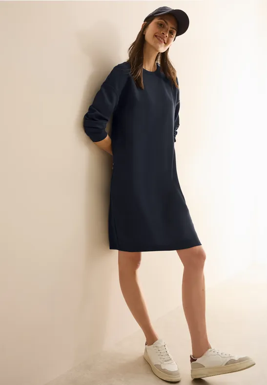 Lässiges Strickkleid in Knielänge