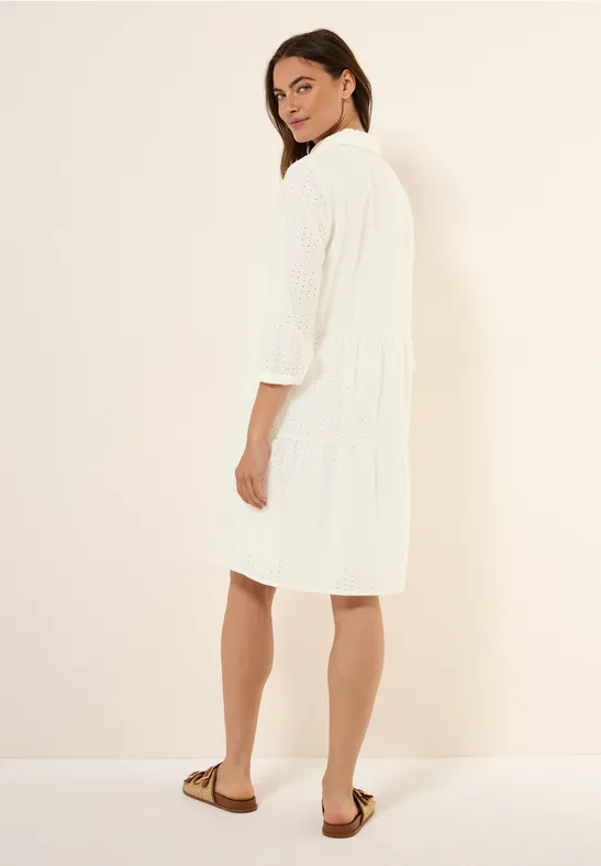 Weißes Baumwoll-Hemdblusenkleid mit Lochstickerei