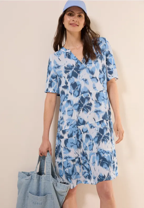 Blümchenkleid mit Stufen und kurzen Ärmeln