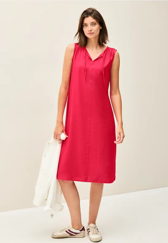 Ärmelloses Shiftkleid mit Bindeband