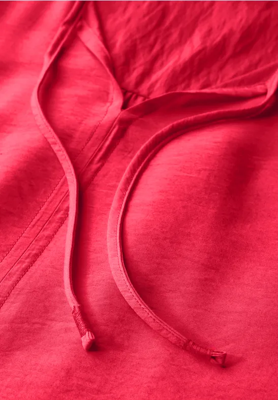 Ärmelloses Shiftkleid mit Bindeband