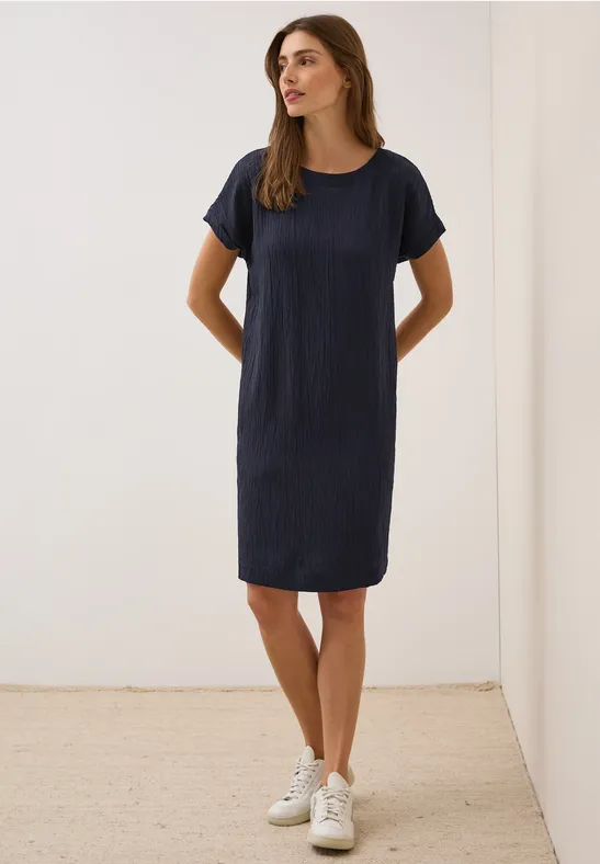 Seersucker T-Shirt Kleid mit Cut-Out