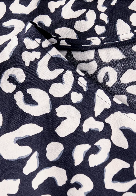 Lässiges Kleid mit Print und V-Ausschnitt