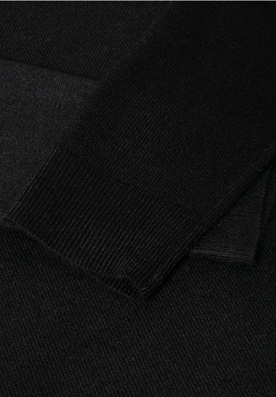 Gemütliches Rollkragen-Strickkleid