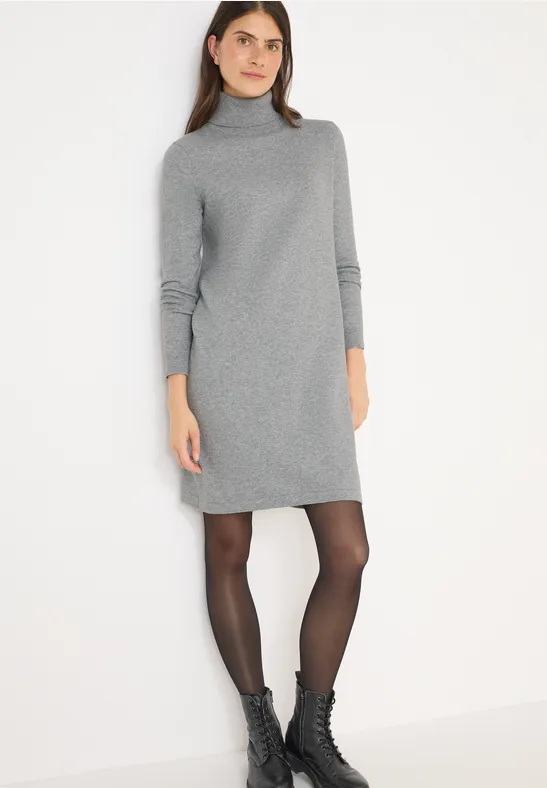 Kuscheliges Rollkragen Strickkleid