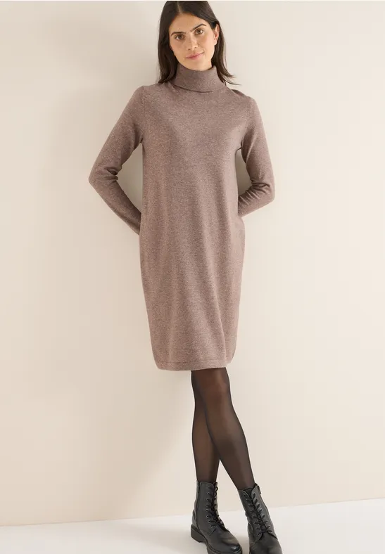 Strick-Rollkragenkleid, Knielang