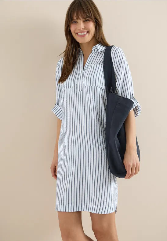 Gestreiftes Seersucker-Hemdkleid mit Taschen