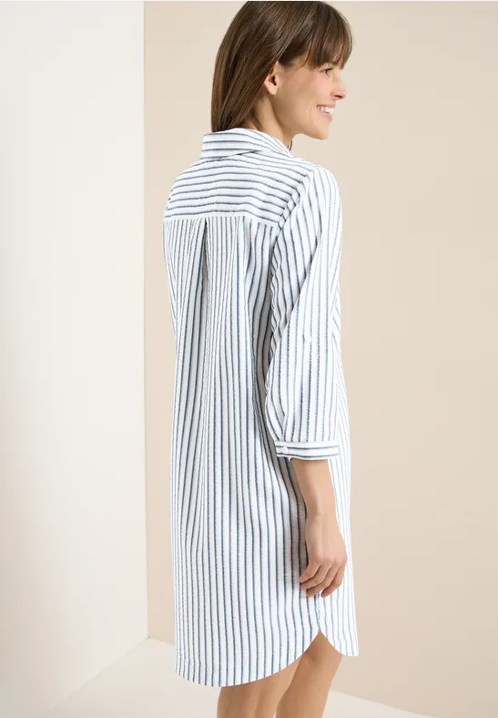 Gestreiftes Seersucker-Hemdkleid mit Taschen