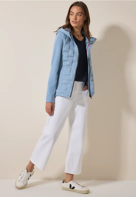 Leichte Steppjacke mit Kapuze