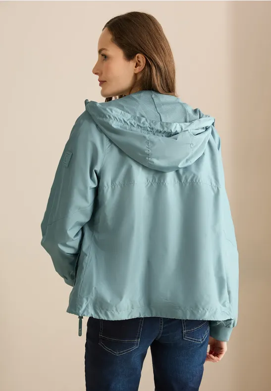 Sportliche Kapuzen-Windjacke mit Taschen