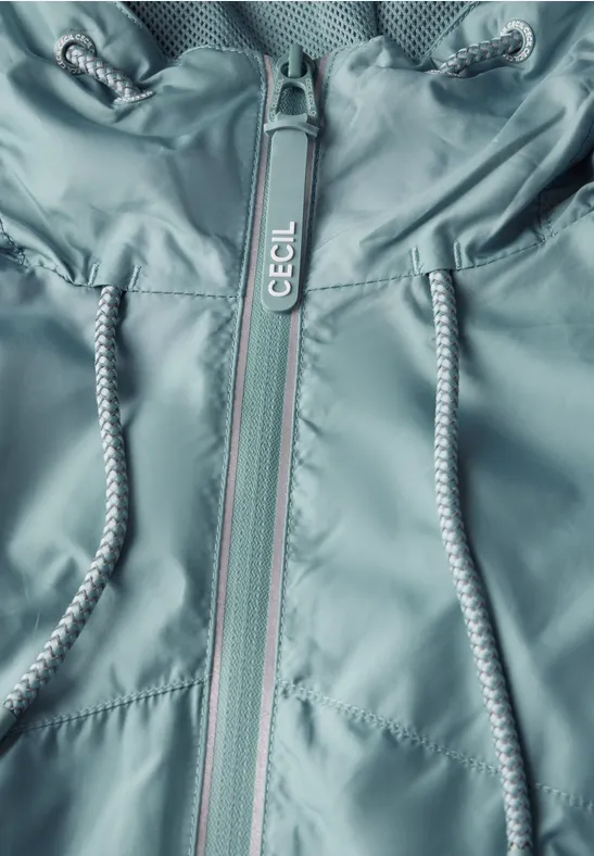 Sportliche Kapuzen-Windjacke mit Taschen