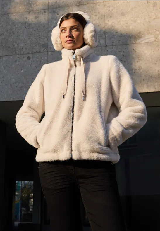 Kurze Jacke aus kuscheligem Kunstfell