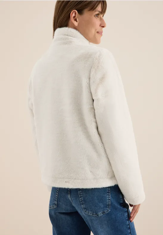 Kurze Jacke aus kuscheligem Kunstfell