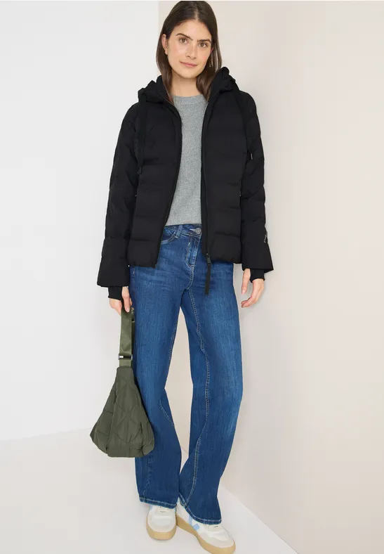 Schwarze gesteppte Kapuzen-Pufferjacke