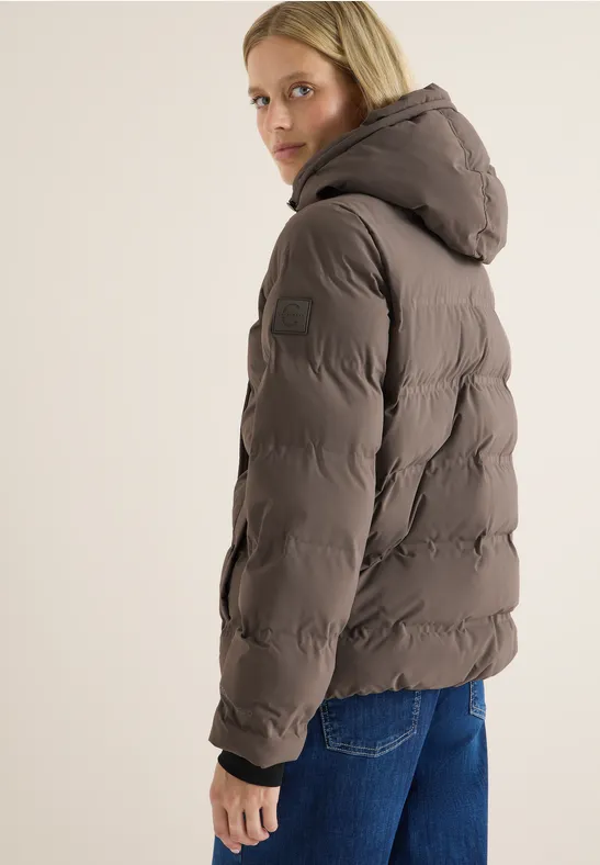 Sportive Jacke mit Kapuze in Braun