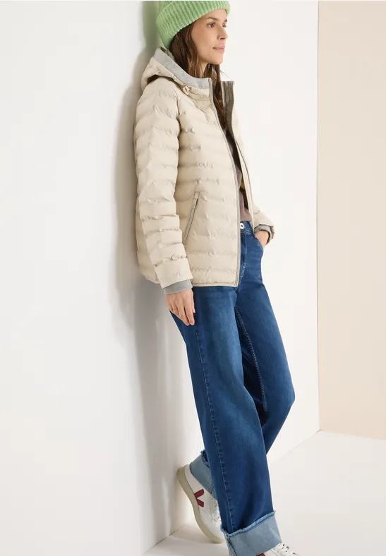 Leichte gesteppte Pufferjacke mit Kapuze