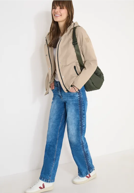 Beige Übergangs-Windbreakerjacke mit Kapuze