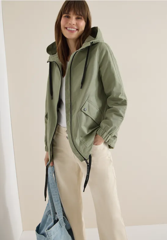 Kapuzenjacke aus Baumwollmischung im Utility-Stil