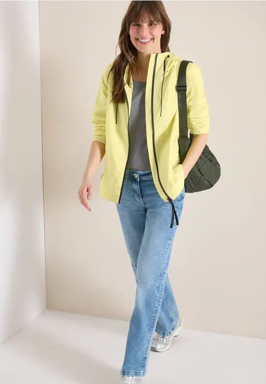 Sportliche Windbreaker Jacke mit Kapuze