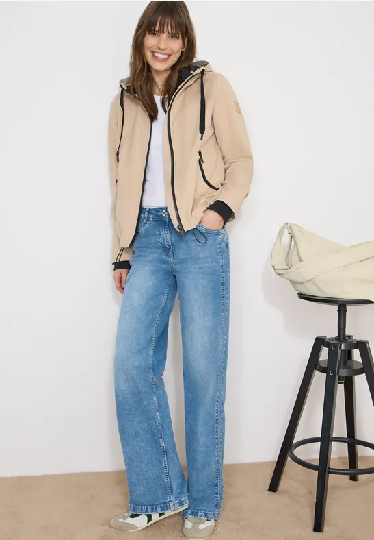 Lässige leichte Jacke mit Kapuze