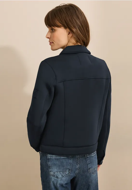 Kurze Scuba Jacke mit aufgesetzten Taschen