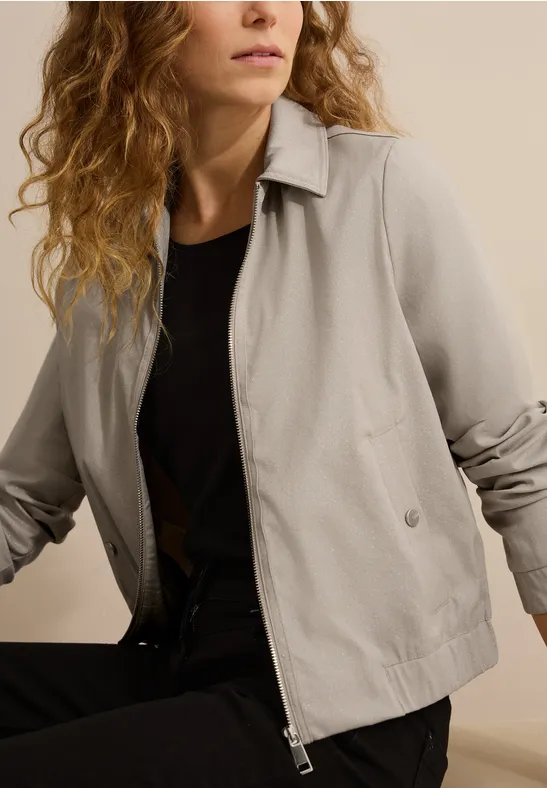 Leichte Jacke mit Kragen und Glitzerdetails