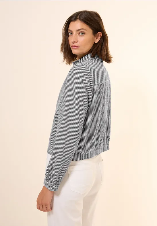 Gestreifte Seersucker-Jacke mit Reißverschluss