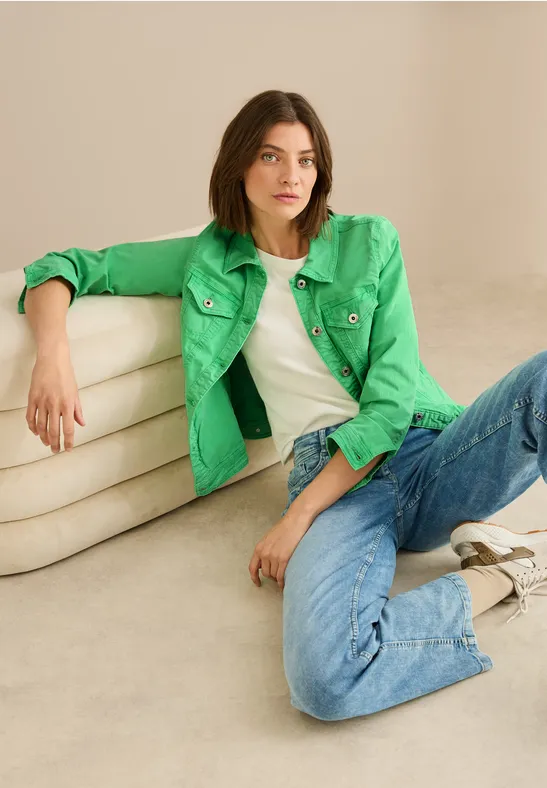 Leichte Damen Jeansjacke mit Taschen