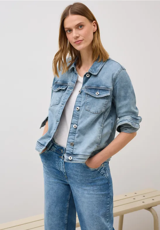 Jeansjacke mit heller Waschung und Taschen