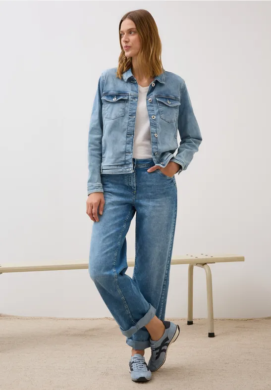 Jeansjacke mit heller Waschung und Taschen