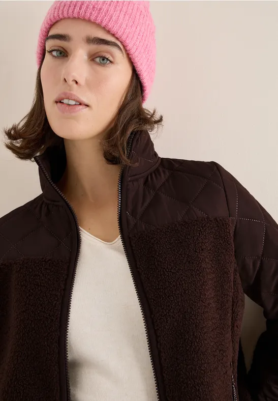 Teddyjacke mit Steppdetails und Softshell