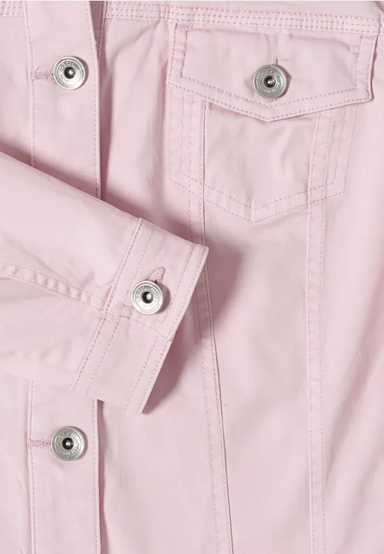 Klassische taillierte Jeansjacke