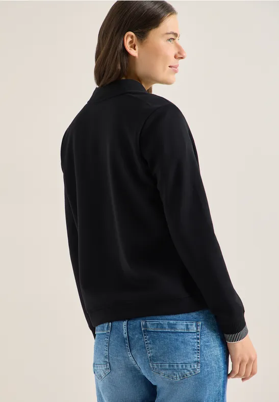 Lässige schwarze Blousonjacke im College-Stil