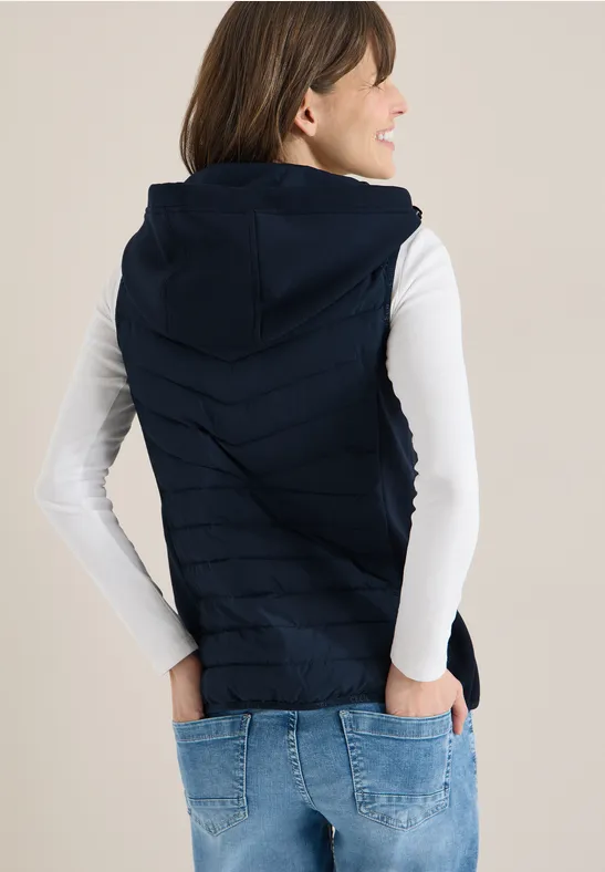 Gesteppte Softshell-Weste mit Kapuze