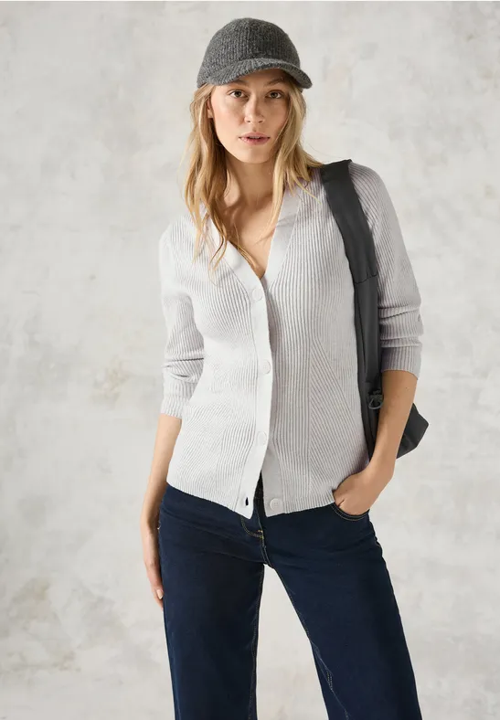 Gerippte Strickjacke mit Knopfleiste