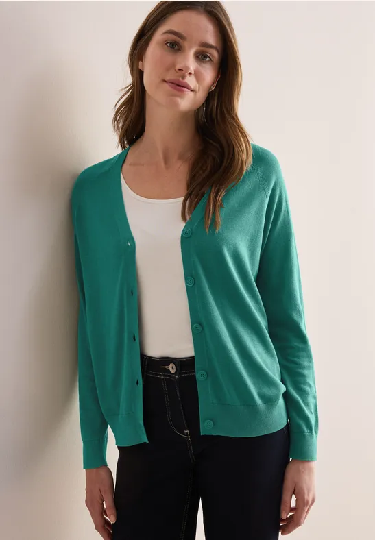 Klassische V-Ausschnitt Strickjacke mit Knopfleiste