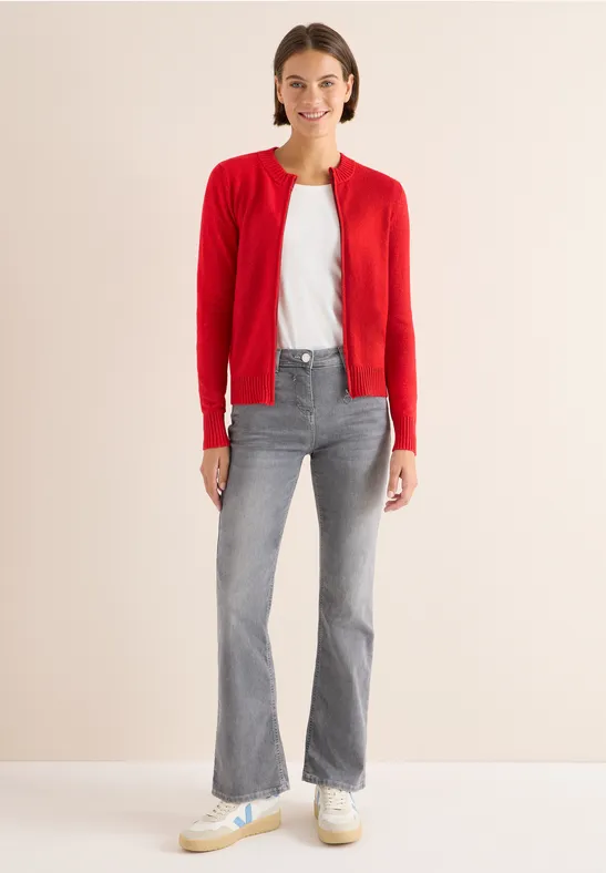Rote Strickjacke mit Reißverschluss