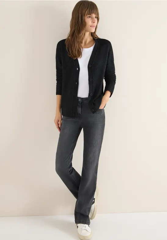 Klassische, weiche Strickjacke mit V-Ausschnitt