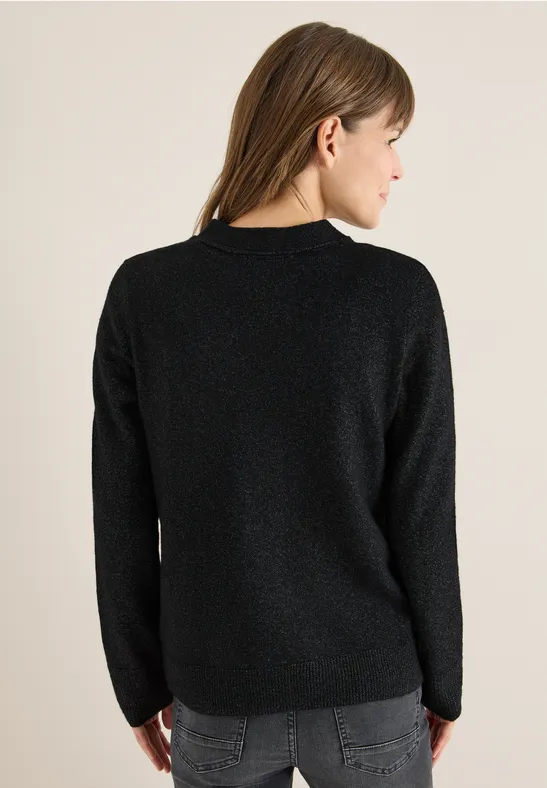 Klassische, weiche Strickjacke mit V-Ausschnitt