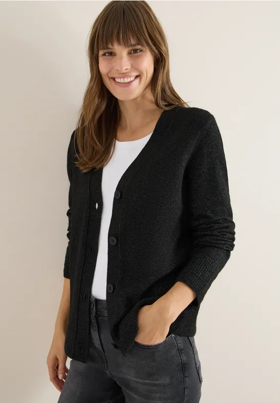 Klassische, weiche Strickjacke mit V-Ausschnitt