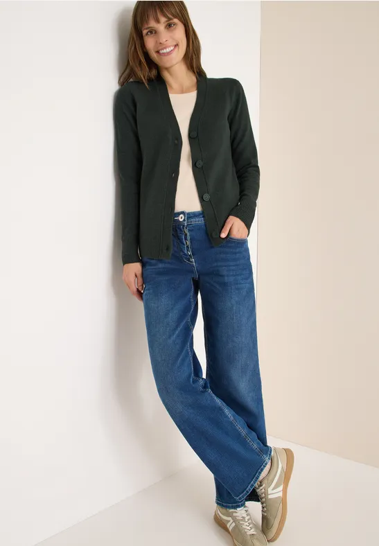 Klassische V-Ausschnitt Strickjacke mit Knopfleiste
