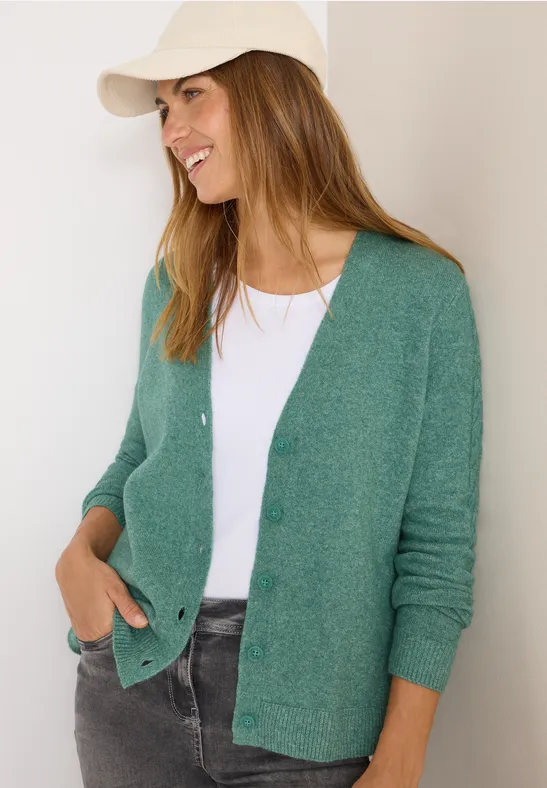 Lässige Strickjacke mit Zopfärmeln