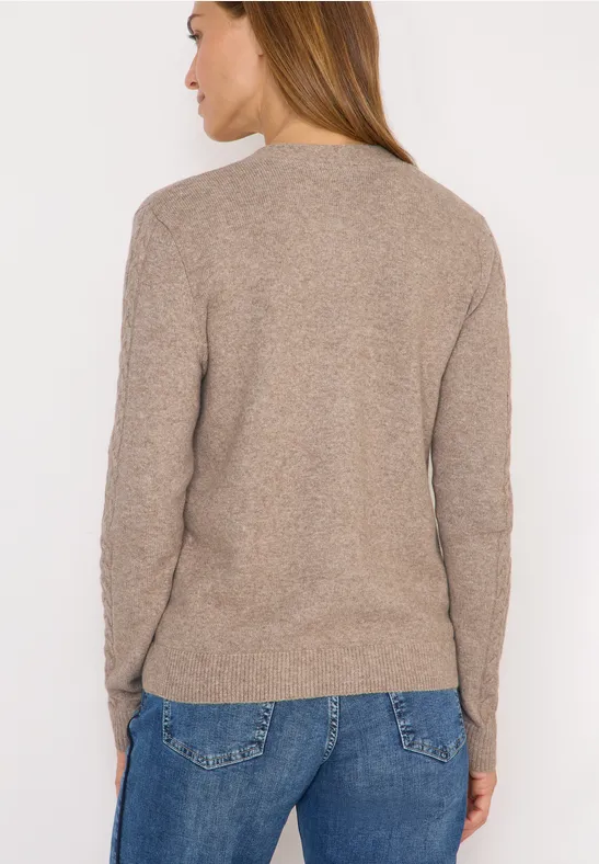 Strickjacke mit Zopfmuster und Knöpfen