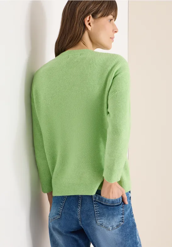 Kurze Strickjacke mit Rippenmuster