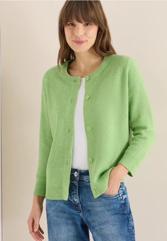 Kurze Strickjacke mit Rippenmuster