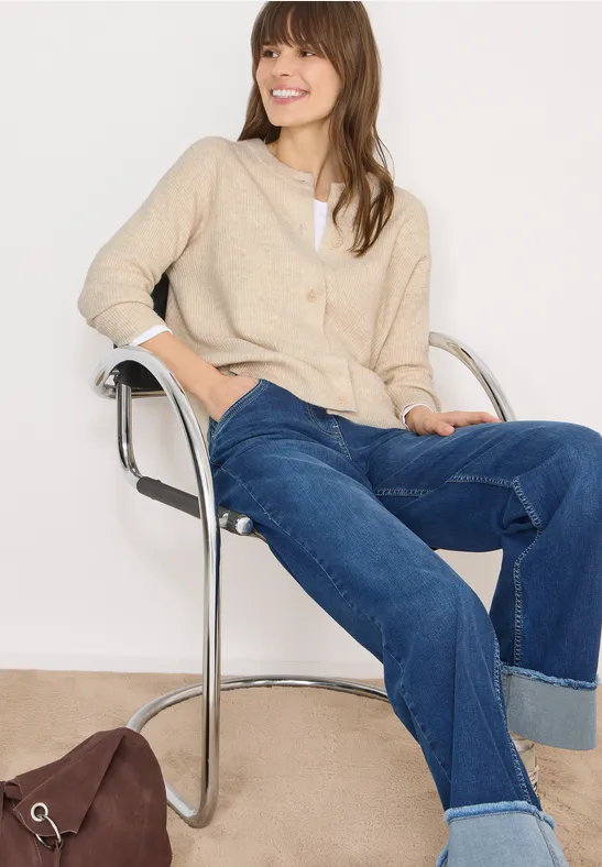 Lässige Strickjacke mit Rundhalsausschnitt